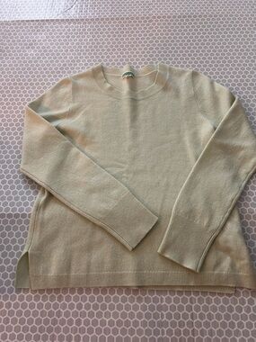 J.Crew 100% Cashmere Mint Green Crewneck Sweater. Size M
